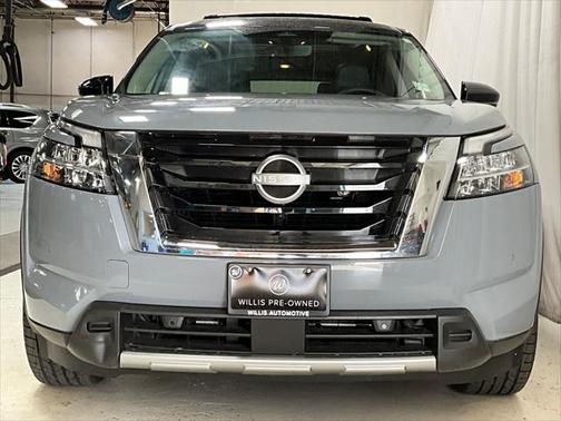 2023 Nissan Pathfinder SL 4WD