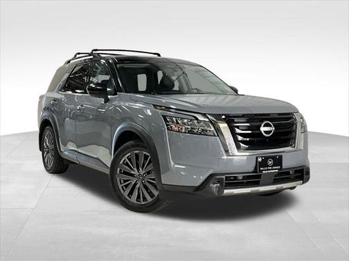 2023 Nissan Pathfinder SL 4WD