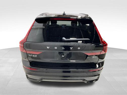 2026 Volvo XC60 B5 Core