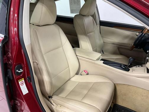 Matador Red Mica 2013 Lexus ES 300h Base