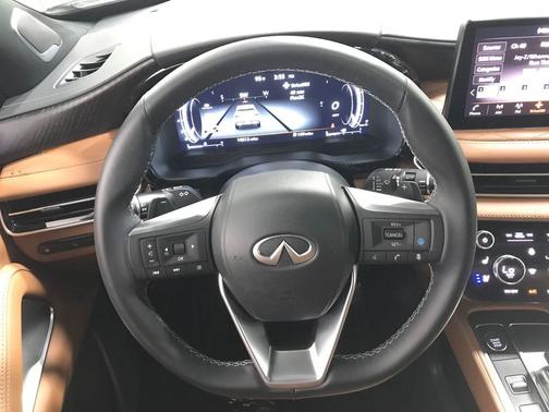 Majestic White/Black Obsidian 2025 INFINITI QX60 AUTOGRAPH