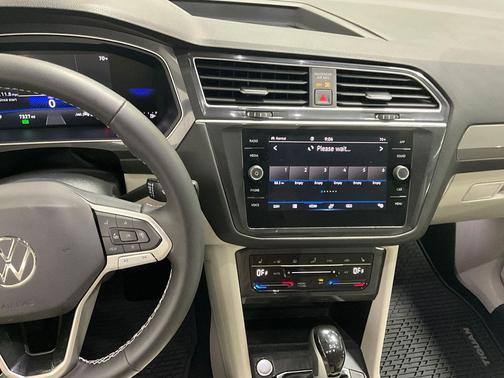 2024 Volkswagen Tiguan 2.0T SE 4MOTION