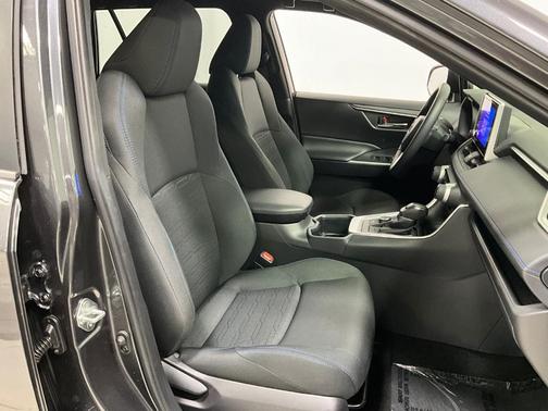 2023 Toyota RAV4 Hybrid SE