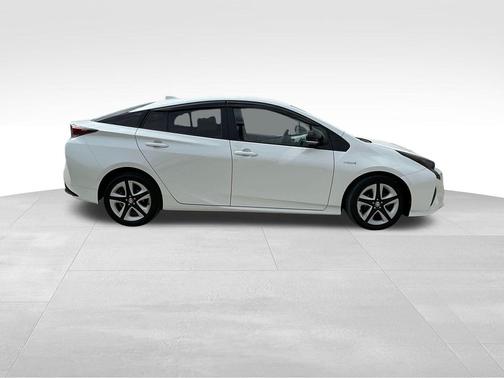 2017 Toyota Prius Four Touring