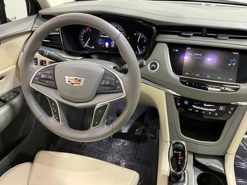 2017 Cadillac XT5 Premium Luxury