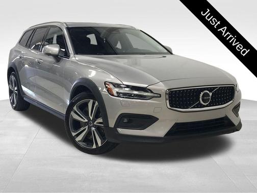 Silver 2025 Volvo V60 Cross Country Plus, B5 AWD Gas (mild hybrid)