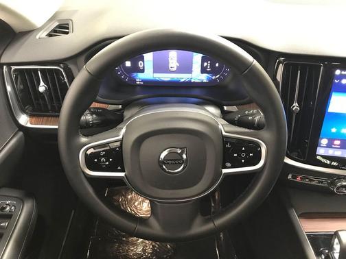 Silver 2025 Volvo V60 Cross Country Plus, B5 AWD Gas (mild hybrid)