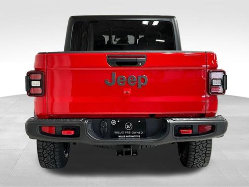Firecracker Red Clearcoat 2026 Jeep Gladiator Rubicon
