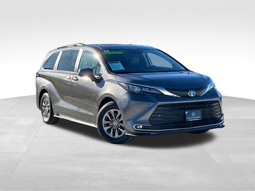 2024 Toyota Sienna XLE