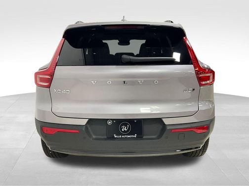 Aurora Silver 2026 Volvo XC40 Ultra, B5 AWD Gas (mild hybrid), Dark
