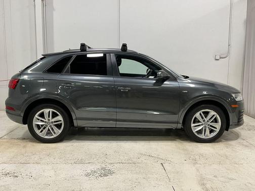 Daytona Gray Pearl Effect 2018 Audi Q3 2.0T Premium