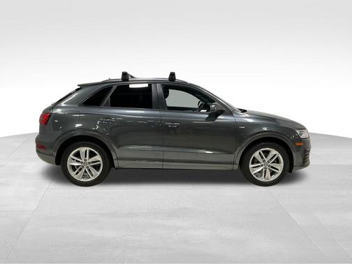 Daytona Gray Pearl Effect 2018 Audi Q3 2.0T Premium