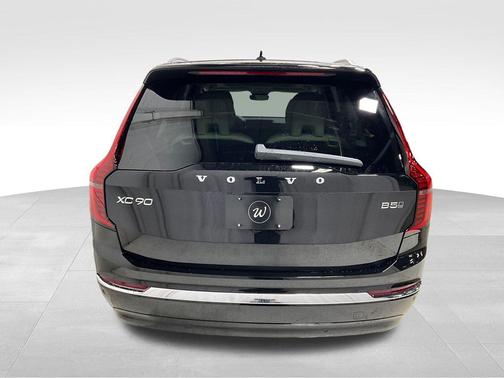 Onyx Black Metallic 2026 Volvo XC90 Ultra, B5 AWD Gas (mild hybrid), Gasoline, Bright, 7 Seats