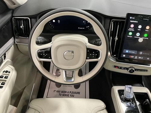 Onyx Black Metallic 2026 Volvo XC90 Ultra, B5 AWD Gas (mild hybrid), Gasoline, Bright, 7 Seats