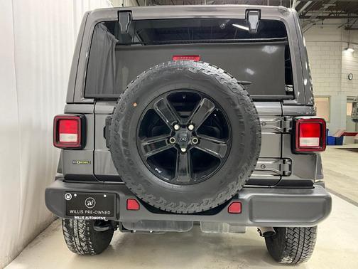 2021 Jeep Wrangler Unlimited Sahara Altitude