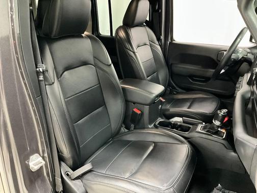 2021 Jeep Wrangler Unlimited Sahara Altitude
