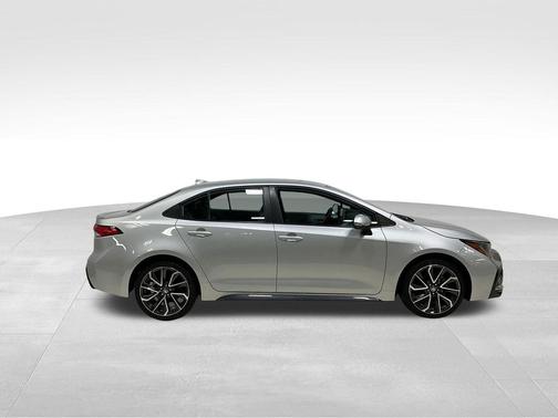 Classic Silver Metallic 2020 Toyota Corolla SE