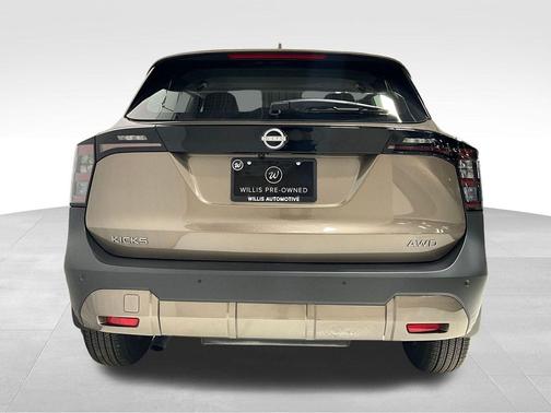 2025 Nissan Kicks S