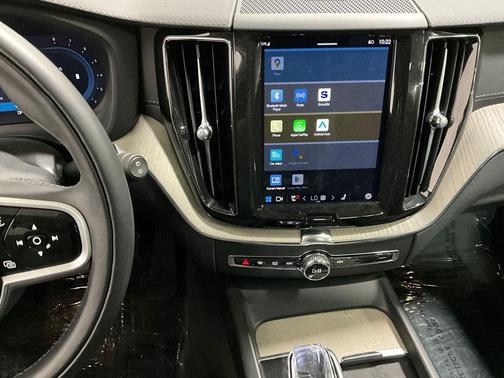 2022 Volvo XC60 B5 Inscription