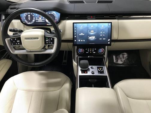 Gold 2023 Land Rover Range Rover P530 SE