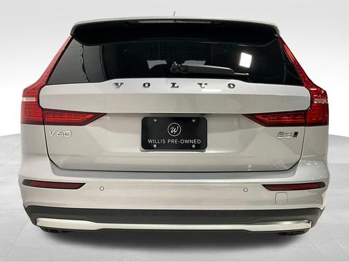 2025 Volvo V60 Cross Country Plus, B5 AWD Gas (mild hybrid)