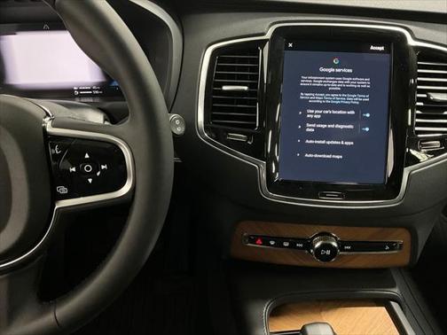 2025 Volvo XC90 Plug-In Hybrid T8 Plus 7-Seater