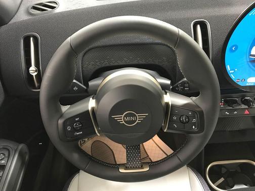 White Metallic 2027 MINI Countryman Oxford Edition