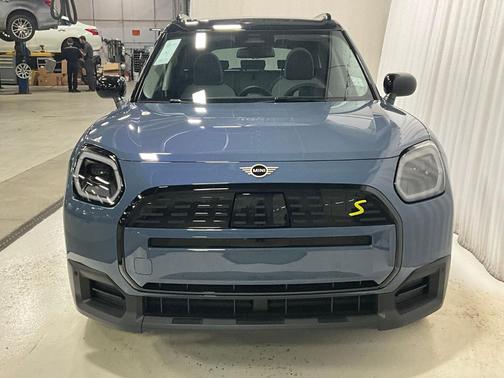 2025 MINI Countryman Base