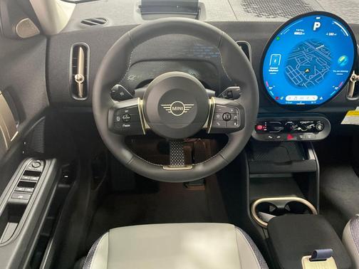 2025 MINI Countryman Base