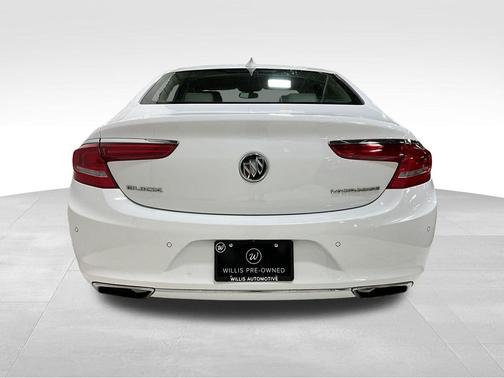 Summit White 2017 Buick LaCrosse Essence