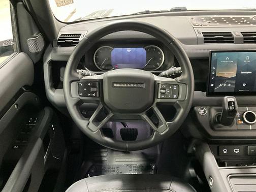 2023 Land Rover Defender 110 X-Dynamic SE