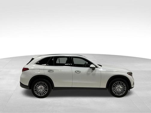 2025 Mercedes-Benz GLC 300 4MATIC