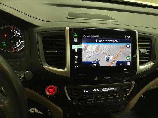 White Diamond Pearl 2016 Honda Pilot Touring