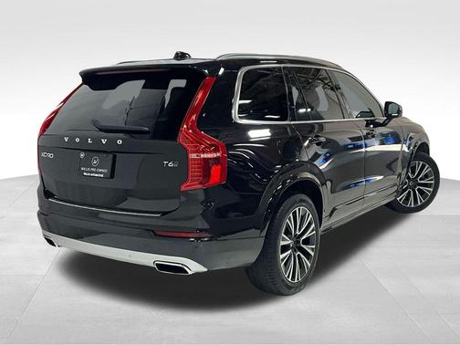 2020 Volvo XC90 T6 Momentum