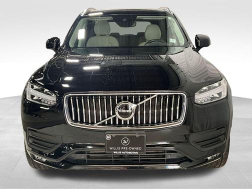 2020 Volvo XC90 T6 Momentum