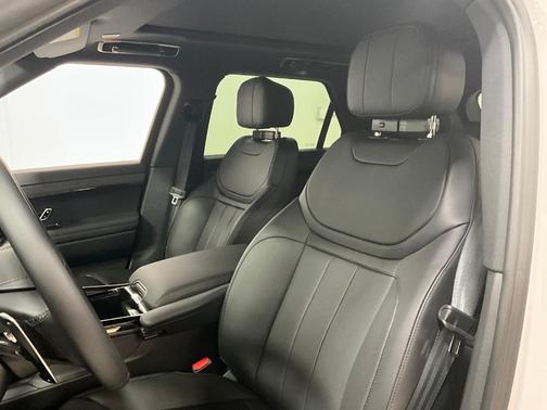 2025 Land Rover Range Rover Sport P360 SE