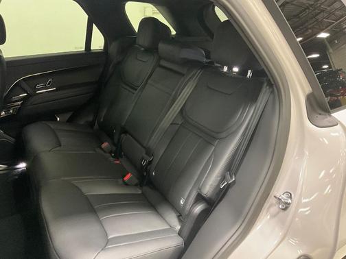 2025 Land Rover Range Rover Sport P360 SE