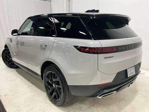 2025 Land Rover Range Rover Sport P360 SE
