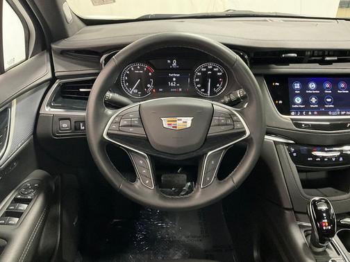 Crystal White Tricoat 2025 Cadillac XT5 Premium Luxury