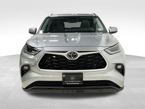 Celestial Silver Metallic 2021 Toyota Highlander XLE