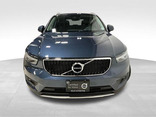 Denim Blue Metallic 2021 Volvo XC40 T5 Momentum