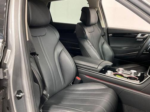 Savile Silver 2025 Genesis GV80 2.5T