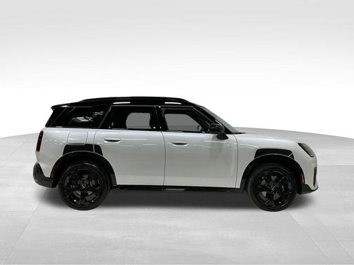 Nanuq White Metallic 2026 MINI Countryman Cooper S ALL4