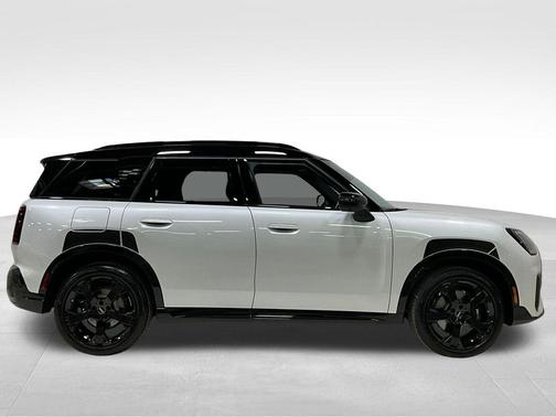 Nanuq White Metallic 2026 MINI Countryman Cooper S ALL4
