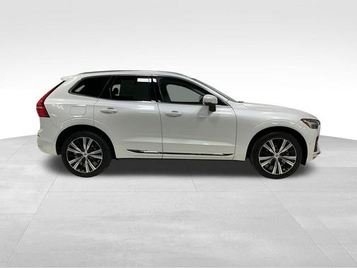 2022 Volvo XC60 B5 Inscription