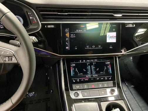 2022 Audi Q7 55 Premium Plus