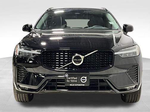 2024 Volvo XC60 B5 Plus Dark Theme