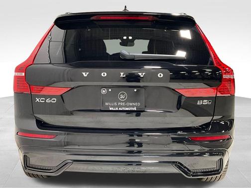 2024 Volvo XC60 B5 Plus Dark Theme