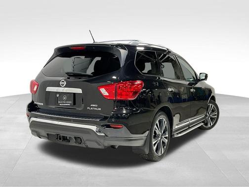2018 Nissan Pathfinder Platinum