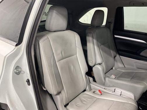 Blizzard Pearl 2018 Toyota Highlander XLE